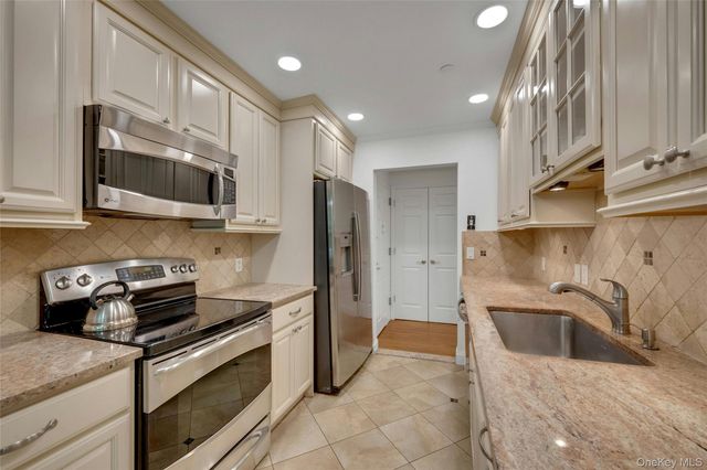 16 Manville Lane 2, Pleasantville, NY 10570