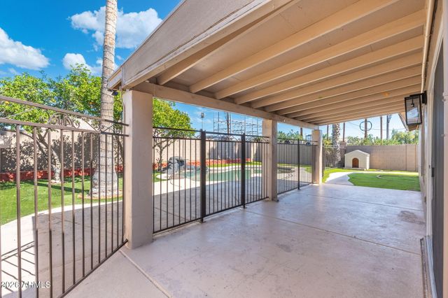 1304 W BLUEFIELD Avenue, Phoenix, AZ 85023