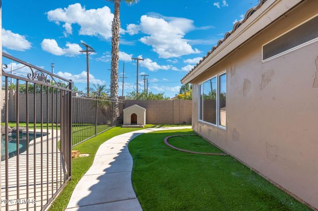 1304 W BLUEFIELD Avenue, Phoenix, AZ 85023