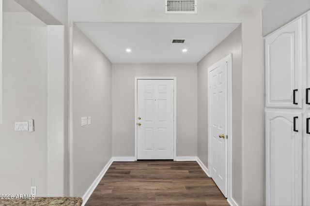 1304 W BLUEFIELD Avenue, Phoenix, AZ 85023