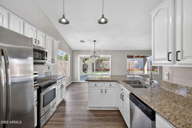 1304 W BLUEFIELD Avenue, Phoenix, AZ 85023