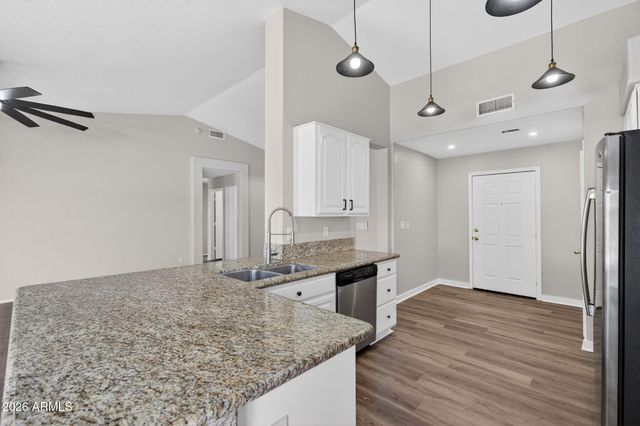 1304 W BLUEFIELD Avenue, Phoenix, AZ 85023