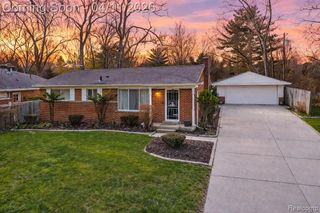 19871 Saxton Avenue, Southfield, MI 48075