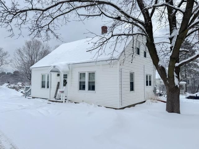 237 Pleasant Street, Claremont, NH 03743