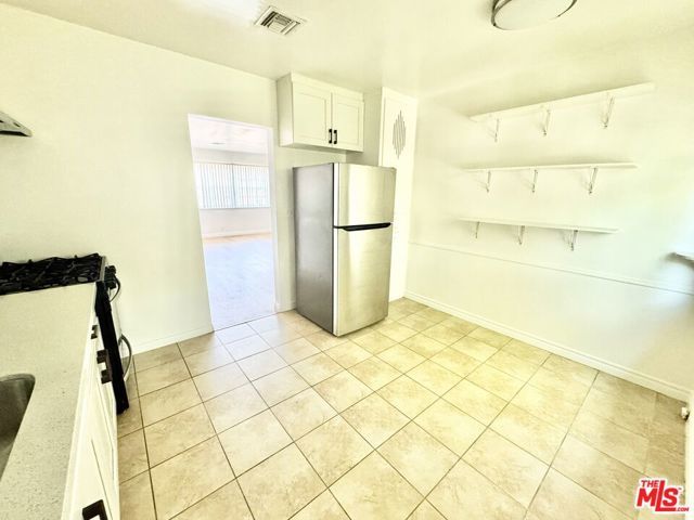 3713 Selby Avenue, Los Angeles, CA 90034