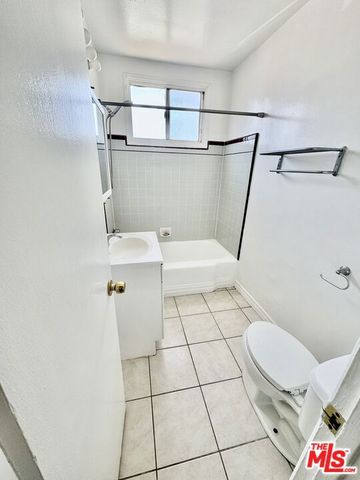 3713 Selby Avenue, Los Angeles, CA 90034