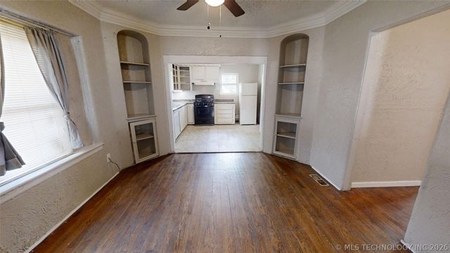 855 N Delaware Place, Tulsa, OK 74110