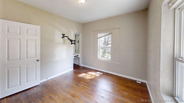 855 N Delaware Place, Tulsa, OK 74110