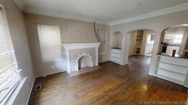 855 N Delaware Place, Tulsa, OK 74110