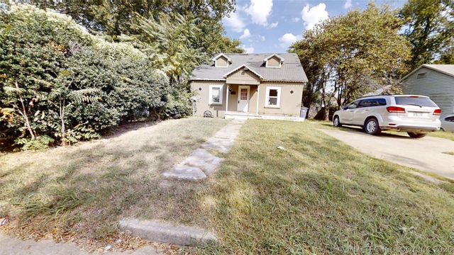 855 N Delaware Place, Tulsa, OK 74110