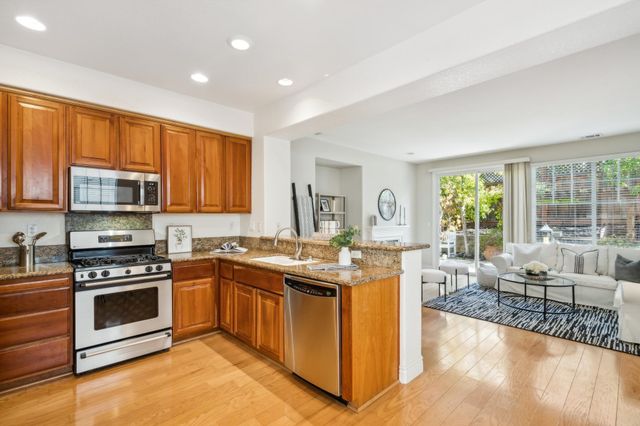 212 Abigail Cir, Danville, CA 94506