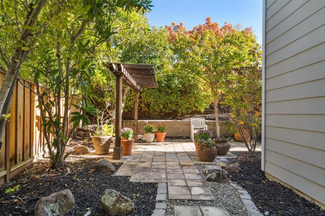 212 Abigail Cir, Danville, CA 94506