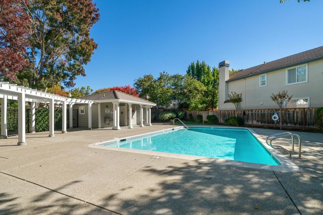 212 Abigail Cir, Danville, CA 94506