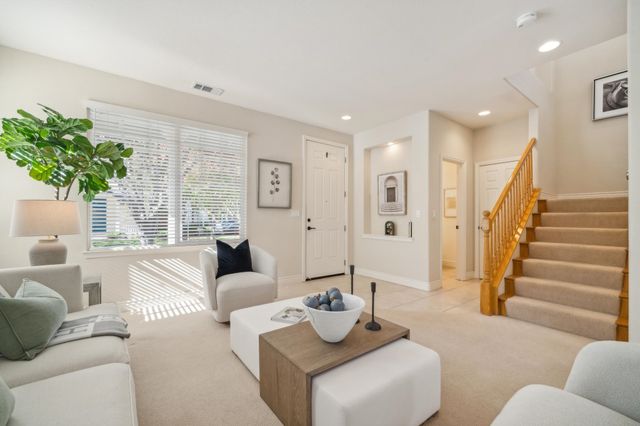 212 Abigail Cir, Danville, CA 94506