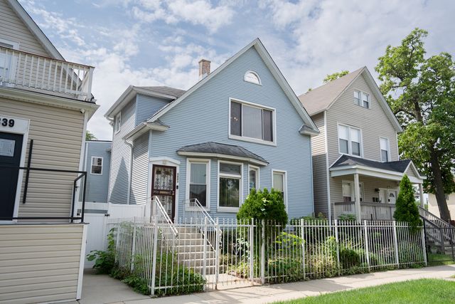 5843 W Iowa Street, Chicago, IL 60651