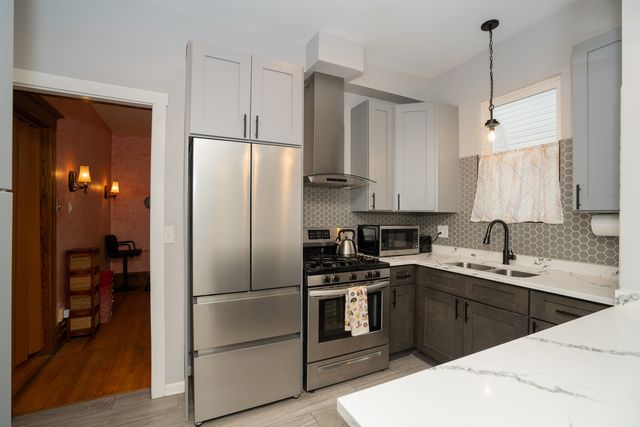 5843 W Iowa Street, Chicago, IL 60651