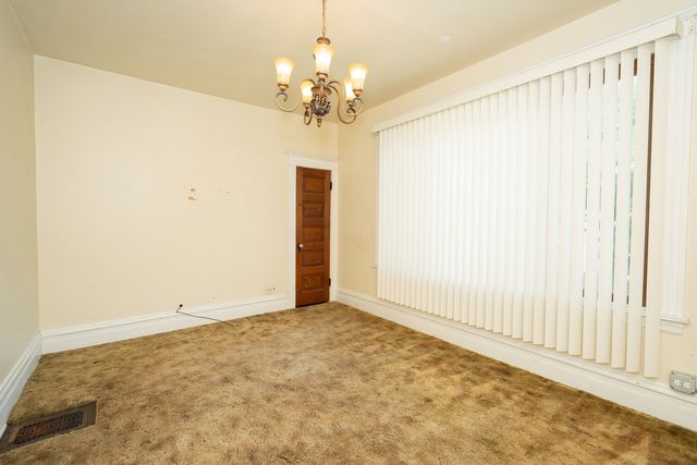 5843 W Iowa Street, Chicago, IL 60651