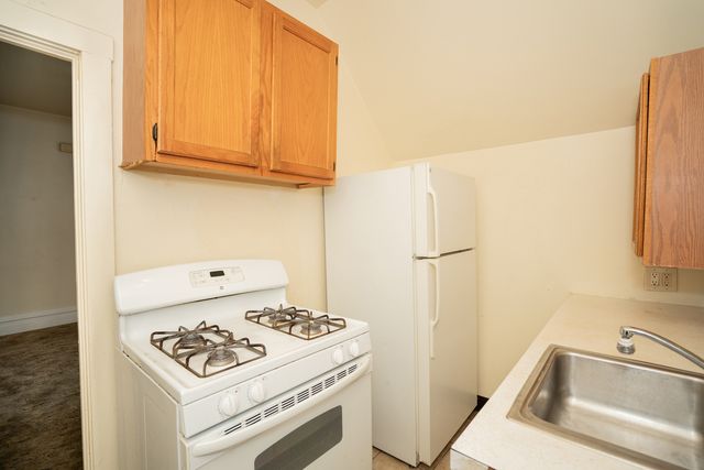 5843 W Iowa Street, Chicago, IL 60651