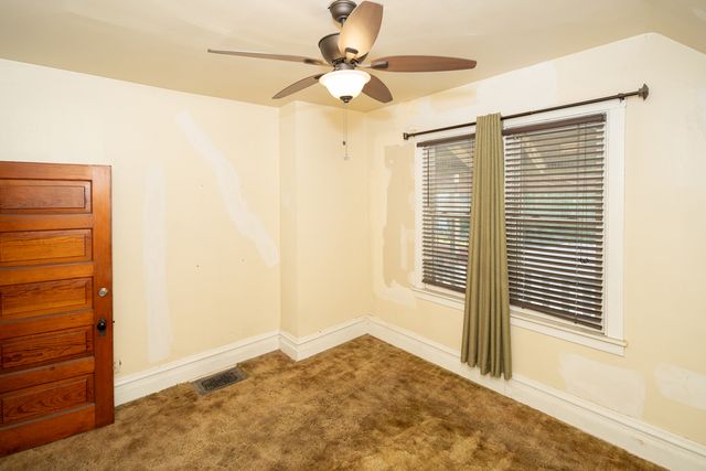 5843 W Iowa Street, Chicago, IL 60651