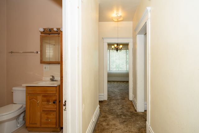 5843 W Iowa Street, Chicago, IL 60651
