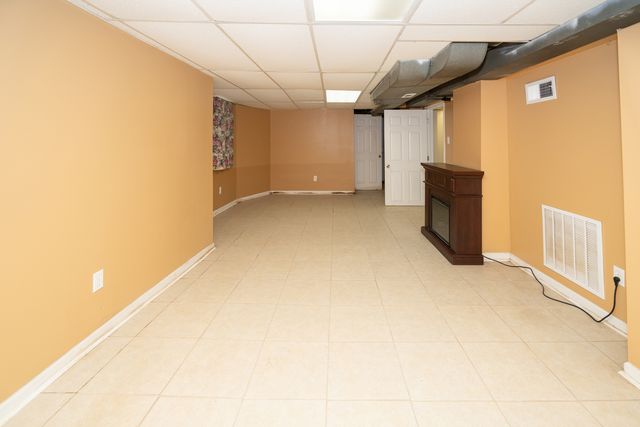 5843 W Iowa Street, Chicago, IL 60651