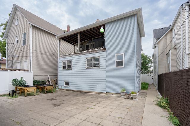 5843 W Iowa Street, Chicago, IL 60651