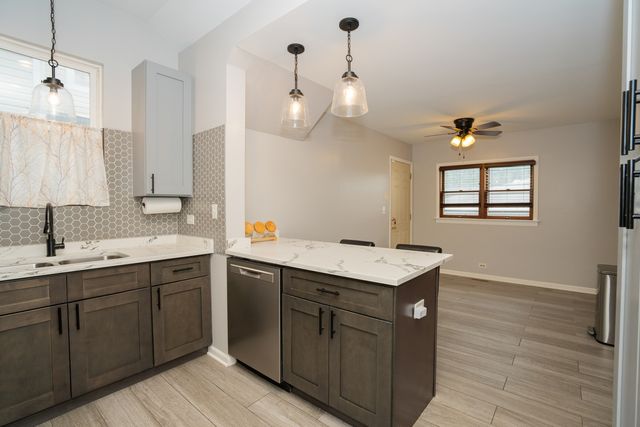 5843 W Iowa Street, Chicago, IL 60651