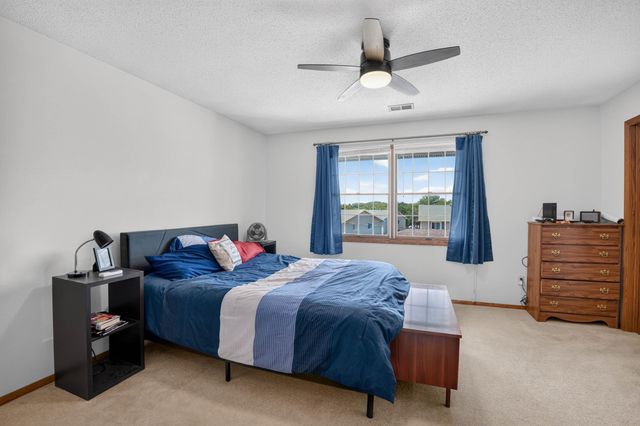 766 Russell Rd Apt 3, Waterloo, IA 50701