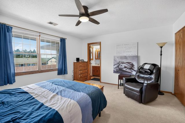 766 Russell Rd Apt 3, Waterloo, IA 50701