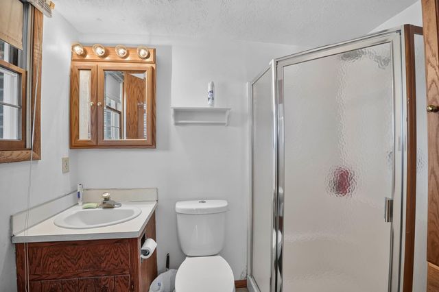 766 Russell Rd Apt 3, Waterloo, IA 50701