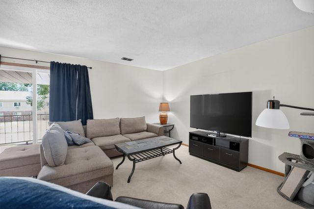 766 Russell Rd Apt 3, Waterloo, IA 50701