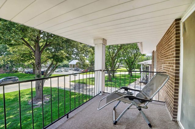 766 Russell Rd Apt 3, Waterloo, IA 50701