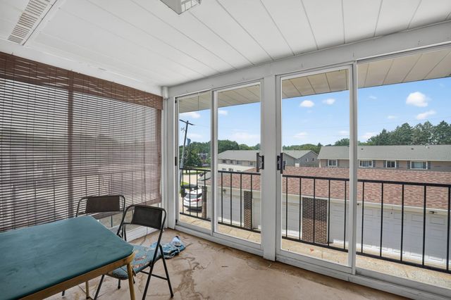 766 Russell Rd Apt 3, Waterloo, IA 50701