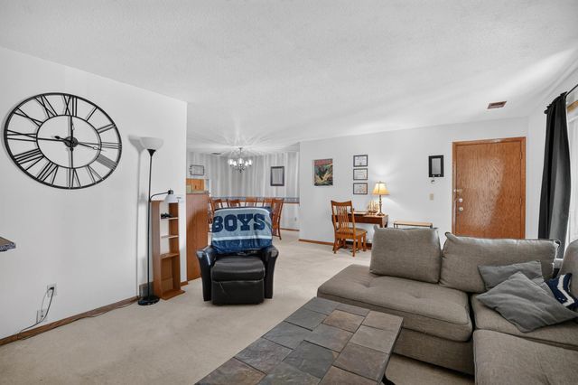 766 Russell Rd Apt 3, Waterloo, IA 50701