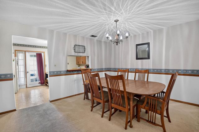 766 Russell Rd Apt 3, Waterloo, IA 50701