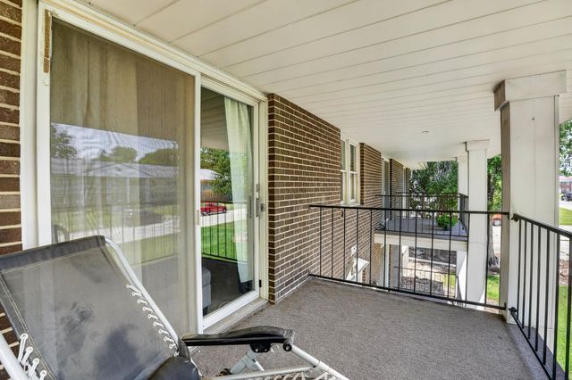 766 Russell Rd Apt 3, Waterloo, IA 50701