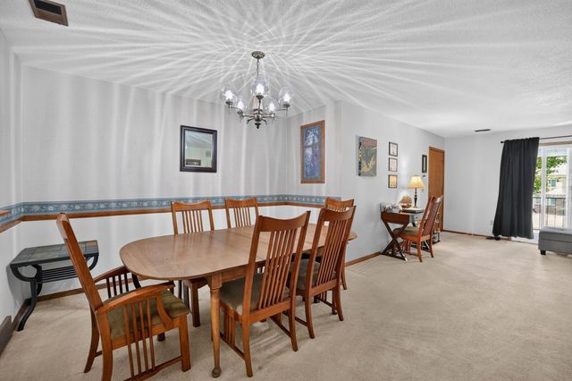 766 Russell Rd Apt 3, Waterloo, IA 50701