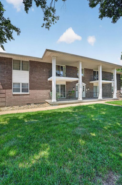 766 Russell Rd Apt 3, Waterloo, IA 50701