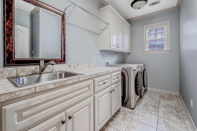 44 Forest Valley Lane, Little Rock, AR 72223