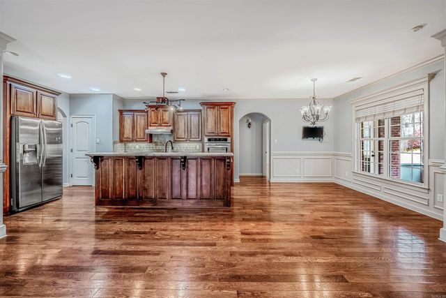 44 Forest Valley Lane, Little Rock, AR 72223