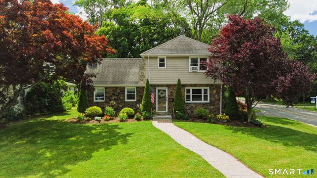 2 Stephen Street, Manchester, CT 06040