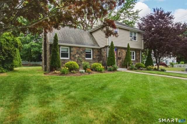 2 Stephen Street, Manchester, CT 06040