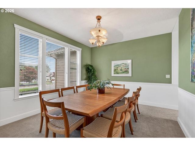2258 GENE CAMERON Way, Medford, OR 97504