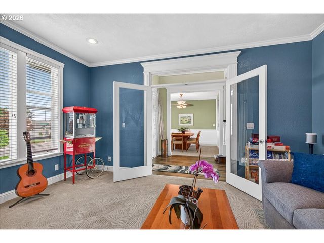 2258 GENE CAMERON Way, Medford, OR 97504