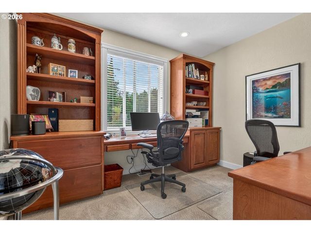 2258 GENE CAMERON Way, Medford, OR 97504
