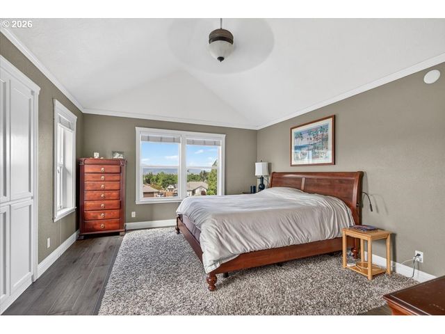 2258 GENE CAMERON Way, Medford, OR 97504