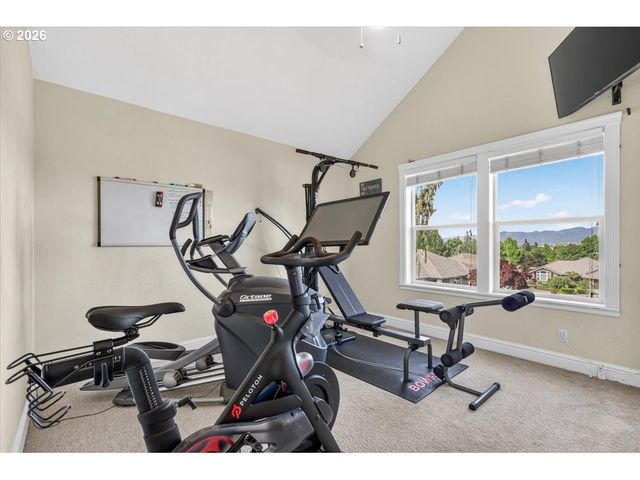 2258 GENE CAMERON Way, Medford, OR 97504