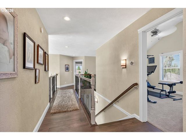 2258 GENE CAMERON Way, Medford, OR 97504