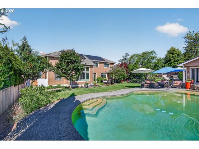 2258 GENE CAMERON Way, Medford, OR 97504