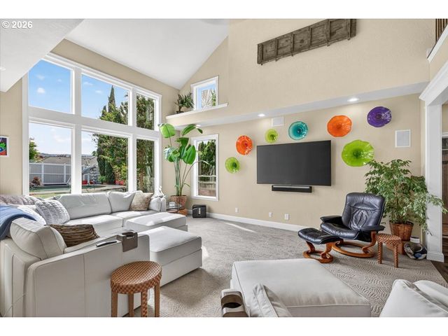2258 GENE CAMERON Way, Medford, OR 97504
